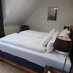 Pensión Gaestehaus Burgberg, Weinhaus Fries