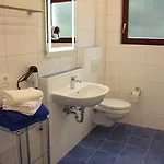 Gaestehaus Burgberg, Weinhaus Fries Pensión Kattenes