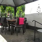 Pensión Gaestehaus Burgberg, Weinhaus Fries