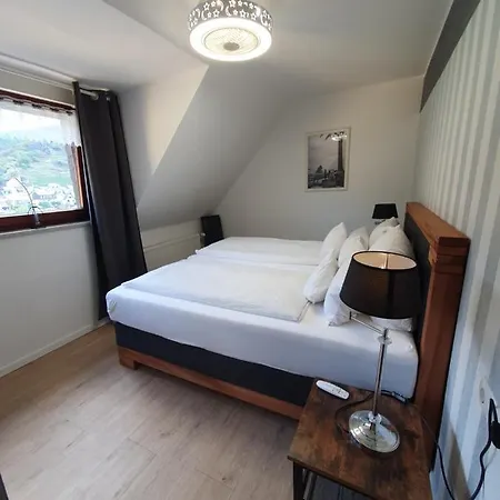 Gaestehaus Burgberg, Weinhaus Fries Affittacamere