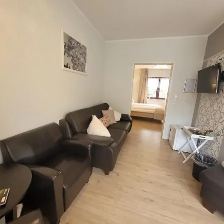 Pensión Gaestehaus Burgberg, Weinhaus Fries Kattenes