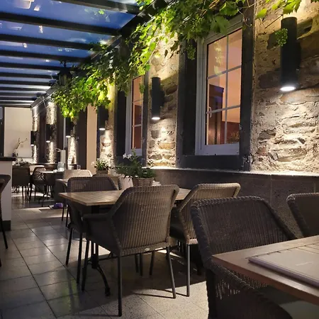 Gaestehaus Burgberg, Weinhaus Fries Konukevi Kattenes