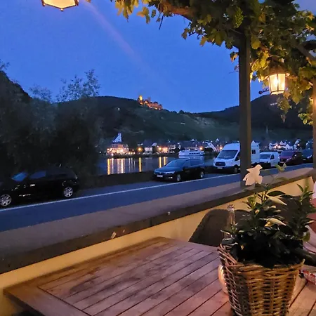 Gaestehaus Burgberg, Weinhaus Fries Konukevi 3*