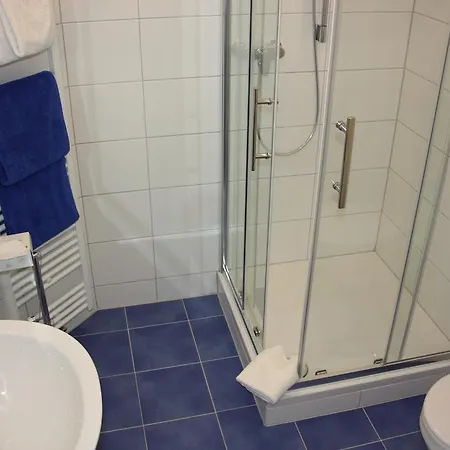 Gaestehaus Burgberg, Weinhaus Fries Pensión Kattenes