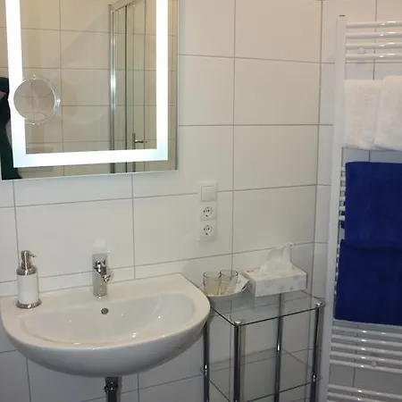 Gaestehaus Burgberg, Weinhaus Fries Kattenes