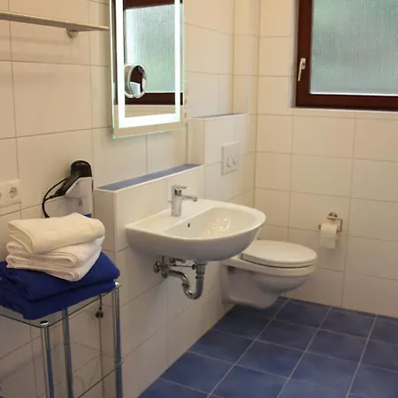 Gaestehaus Burgberg, Weinhaus Fries Affittacamere Kattenes