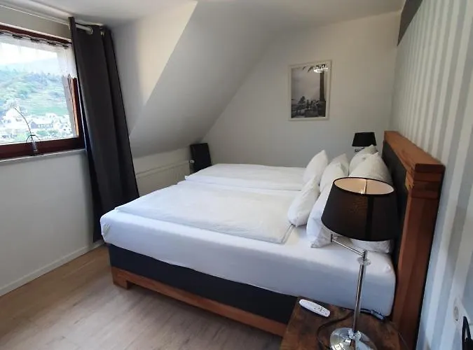 Gaestehaus Burgberg, Weinhaus Fries Konukevi
