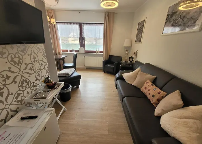 城堡山弗里斯酒馆及旅馆 招待所 Kattenes