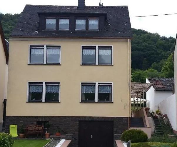 Gaestehaus Burgberg, Weinhaus Fries