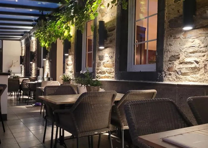 Gaestehaus Burgberg, Weinhaus Fries Konukevi Kattenes