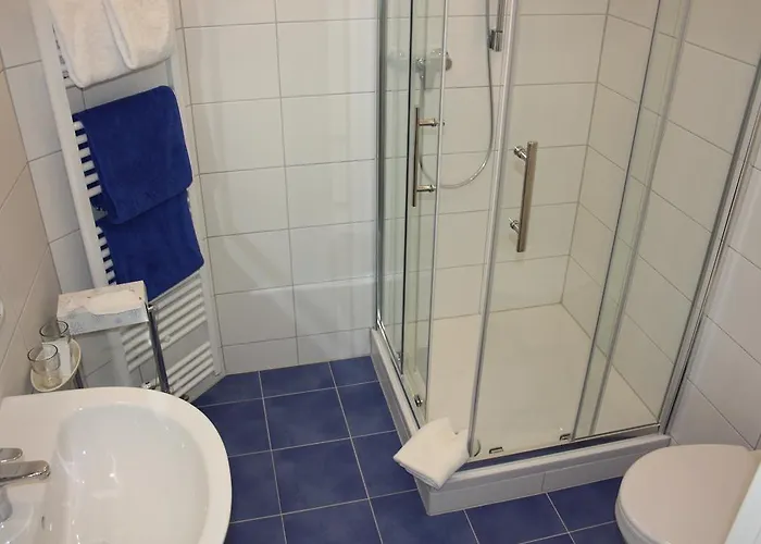 Gaestehaus Burgberg, Weinhaus Fries Konukevi Kattenes