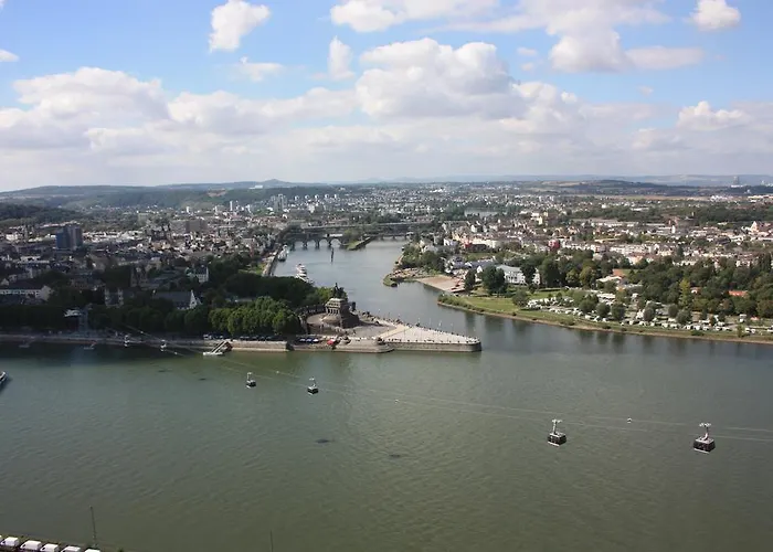 게스트하우스 Gaestehaus Burgberg, Weinhaus Fries Kattenes