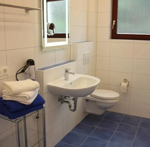 Gaestehaus Burgberg, Weinhaus Fries Konukevi Kattenes