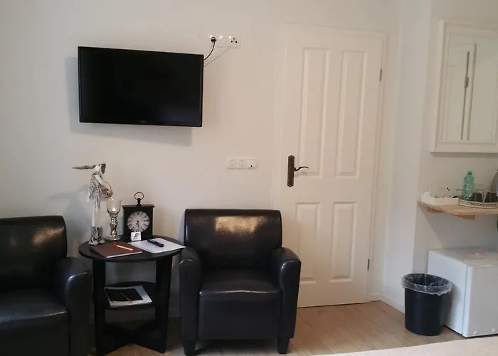 招待所 城堡山弗里斯酒馆及旅馆 Kattenes