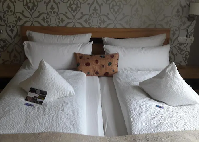 Konukevi Gaestehaus Burgberg, Weinhaus Fries 3*