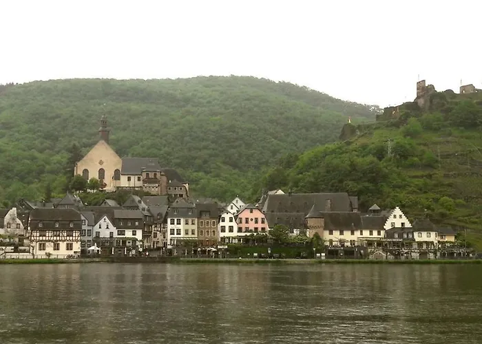 Gaestehaus Burgberg, Weinhaus Fries Konukevi 3*