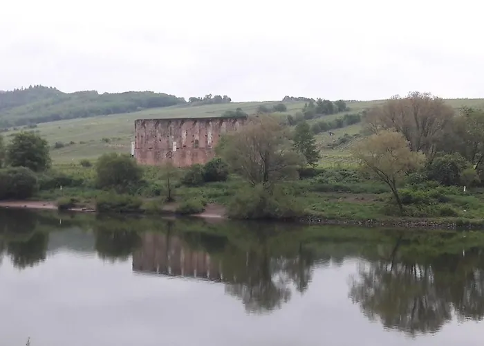 城堡山弗里斯酒馆及旅馆