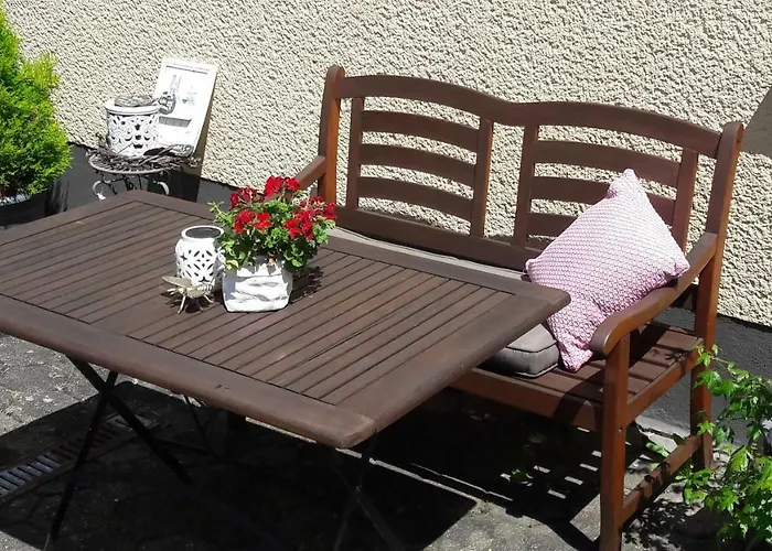 Gaestehaus Burgberg, Weinhaus Fries Kattenes