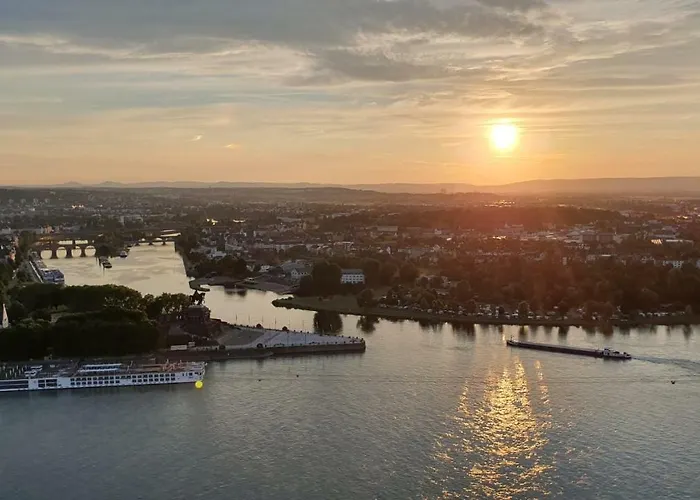 城堡山弗里斯酒馆及旅馆 3* Kattenes